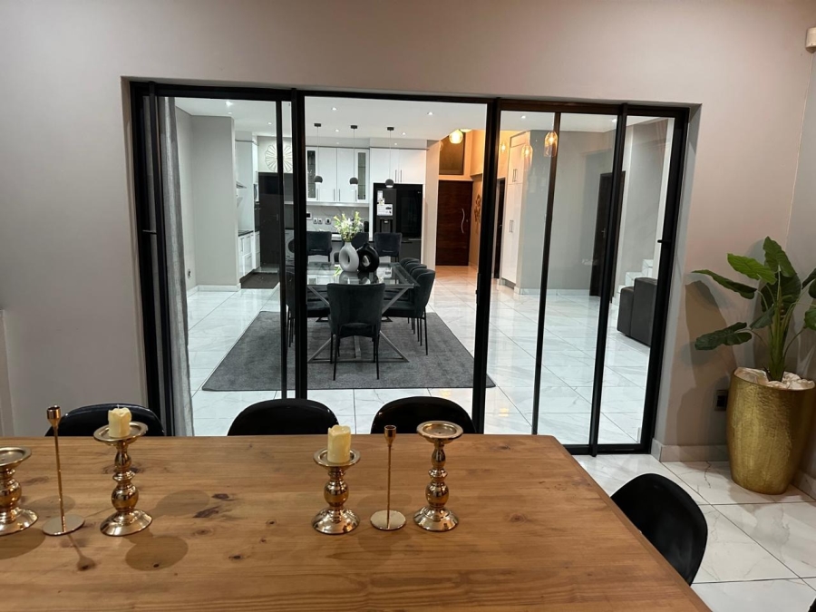 4 Bedroom Property for Sale in Parklands North Western Cape